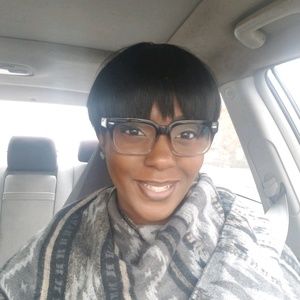 Meet your Posher, Shana